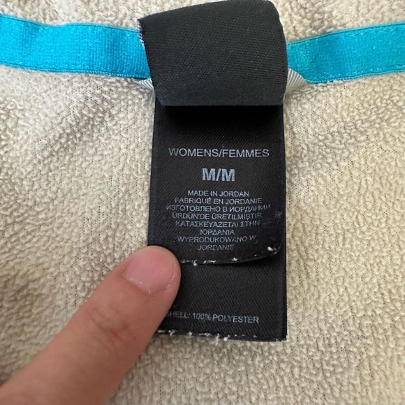 THE NORTH FACE Women 1/4 Zip Pullover Sweater in Beige - Picture 5 of 7